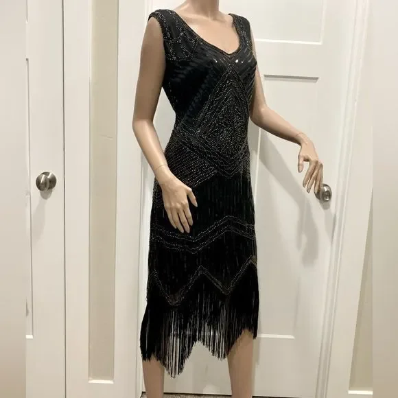Vintage Style "Great Gatsby" Sequined Fringed Flapper. Great for Halloween - Picture 13 of 16